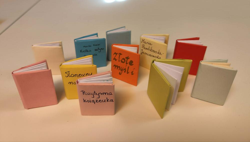 Marcowy konkurs origami KSIĄŻECZKA MINIATUROWA